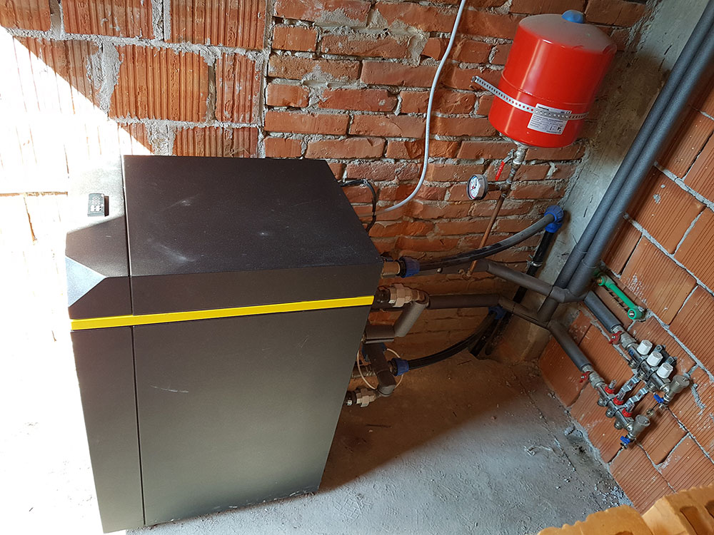 Slika ugradnje toplotne pumpe voda voda ecoBOX u Plavim Horizontima