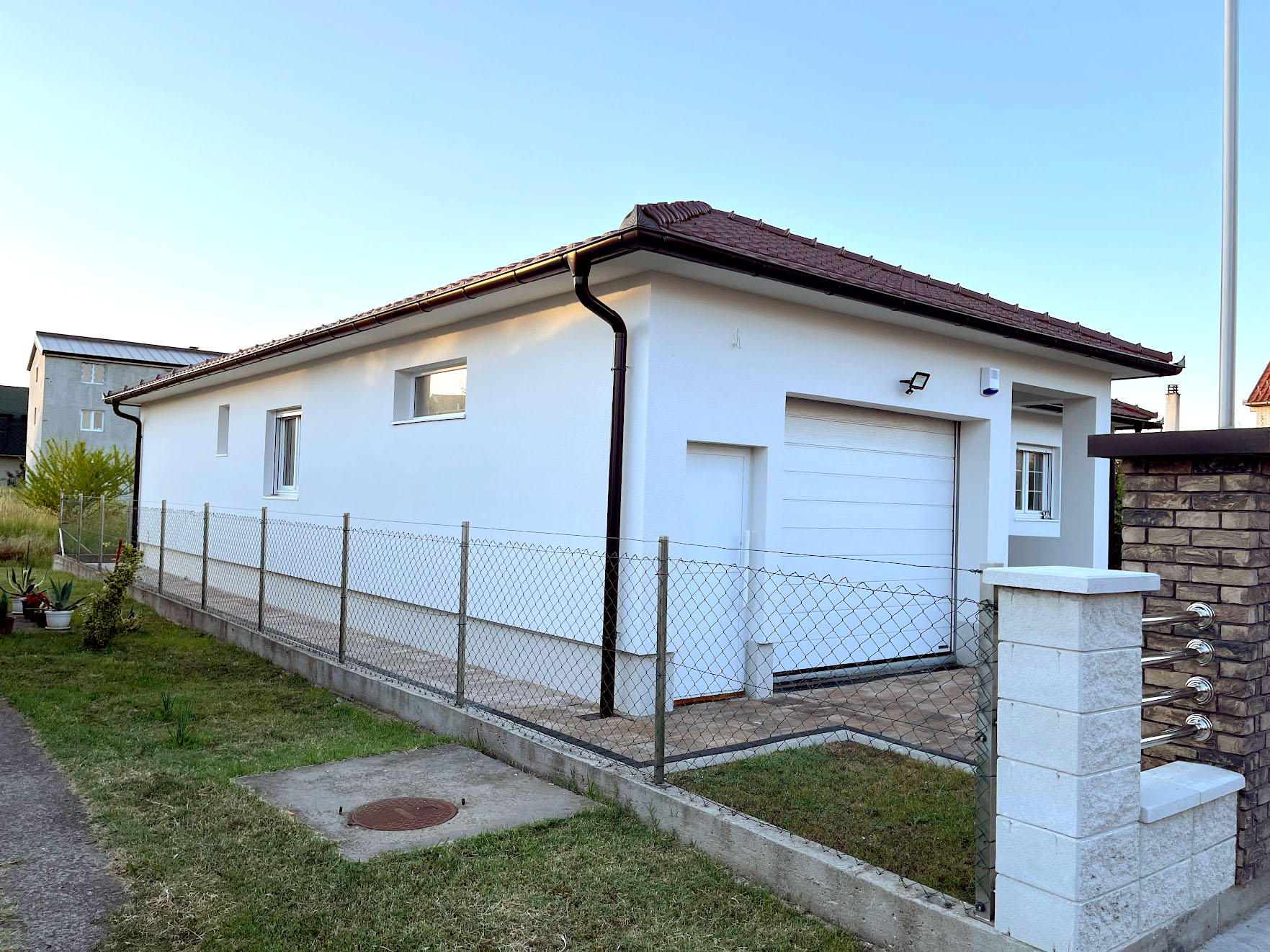 Isporuka-i-ugradnja-toplotne-pumpe-voda-voda-ecoBOX-kuca-Borca